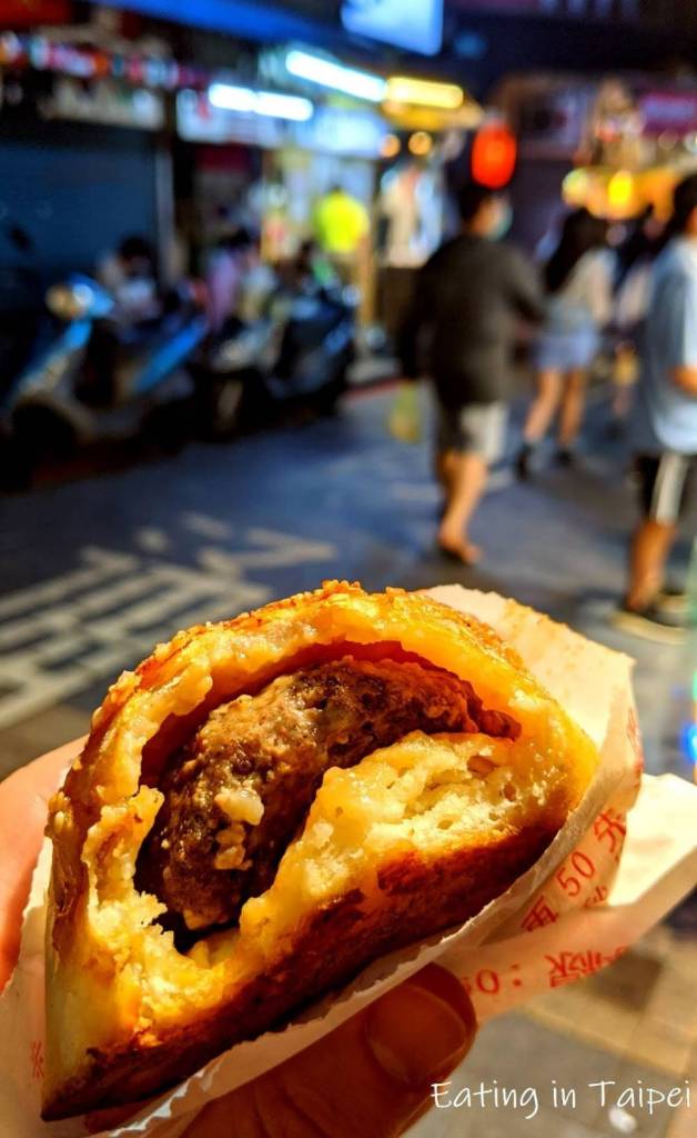 pepper bun at Shilin night market