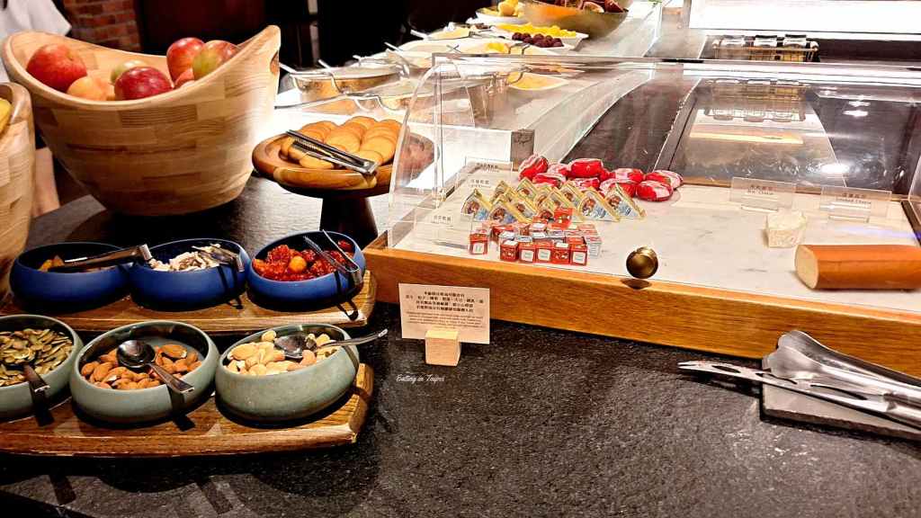 Silks Place Tainan Robins breakfast cheese